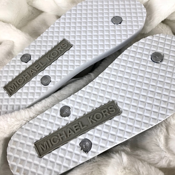 LAST ONE! Michael Kors Flip Flops Sandals NEW - Picture 7 of 7